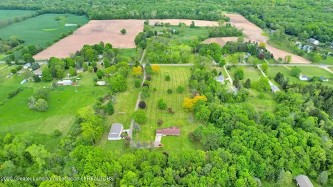 View/Area - 847 N Waverly Rd, Dimondale, MI 48821 photo 5 of 13