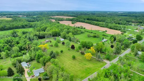 View/Area - 847 N Waverly Rd, Dimondale, MI 48821 photo 3 of 13