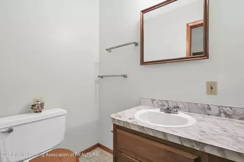 Bath - 847 N Waverly Rd, Dimondale, MI 48821 photo 3 of 3
