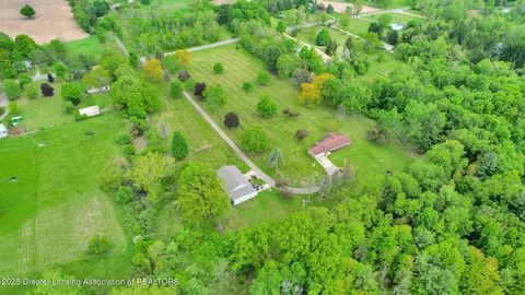 View/Area - 847 N Waverly Rd, Dimondale, MI 48821 photo 7 of 13