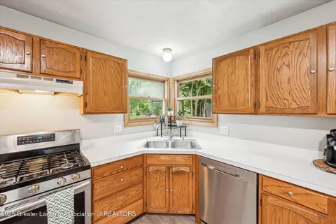 Kitchen - 2404 Sower Blvd, Okemos, MI 48864 photo 1 of 4