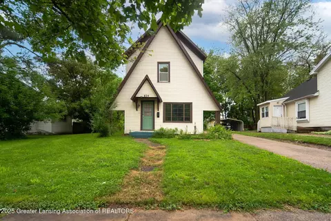 824 N Pine St, Lansing, MI 48906