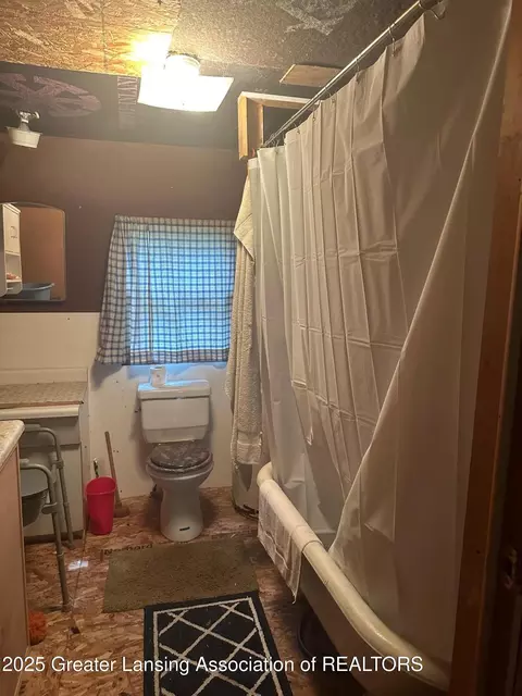Bath - 1364 James St, Harrison, MI 48625 photo 1 of 2