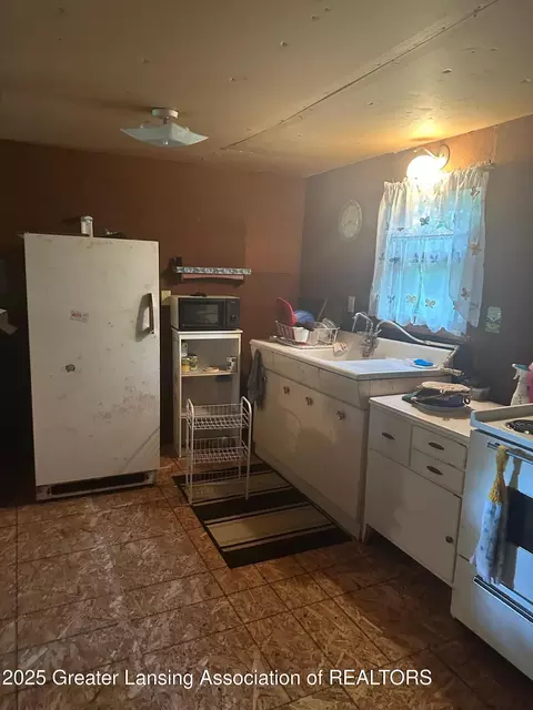 Kitchen - 1364 James St, Harrison, MI 48625 photo 1 of 1