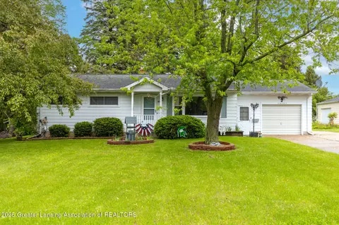 15157 Chetwyn Dr, Lansing, MI 48906