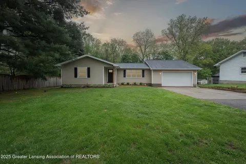 6470 Green Rd, Haslett, MI 48840
