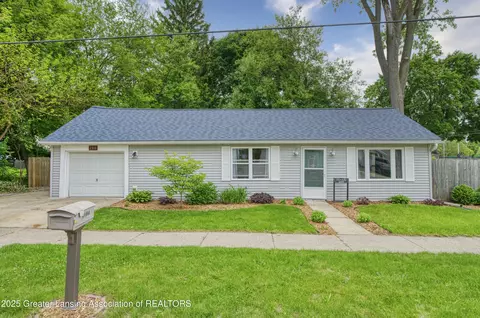 206 Okemos Rd, Mason, MI 48854