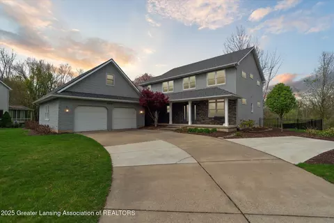 549 Riverwalk Dr, Mason, MI 48854