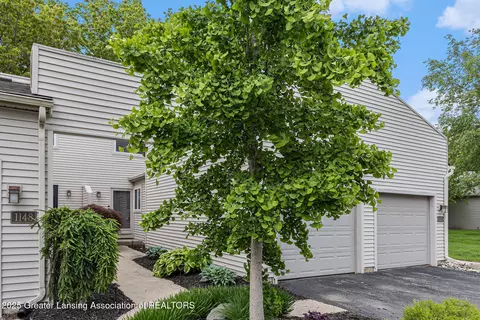 1146 S Ridge Rd, Lansing, MI 48917