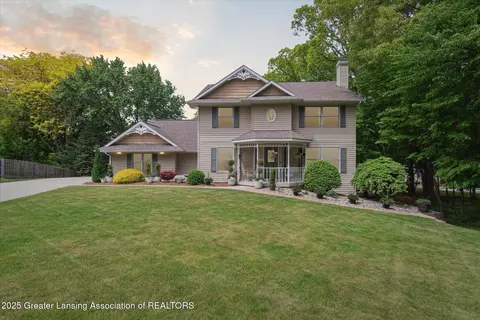 406 W Geneva Dr, Dewitt, MI 48820