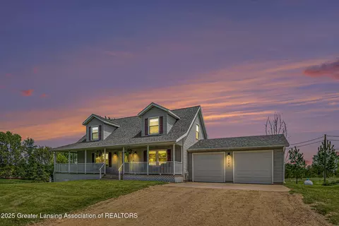 6265 Tucker Rd, Eaton Rapids, MI 48827