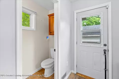 Entry Way - 329 Smith Ave, Lansing, MI 48910 photo 3 of 3