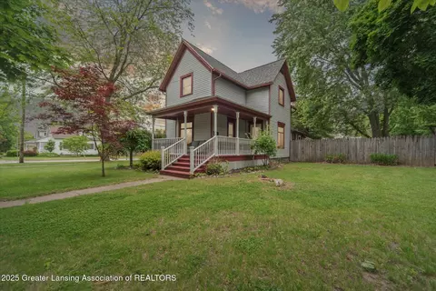 324 Green St, Grand Ledge, MI 48837