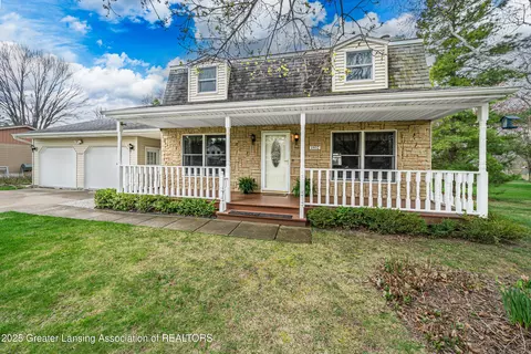 1932 Maple Shade Dr, Williamston, MI 48895