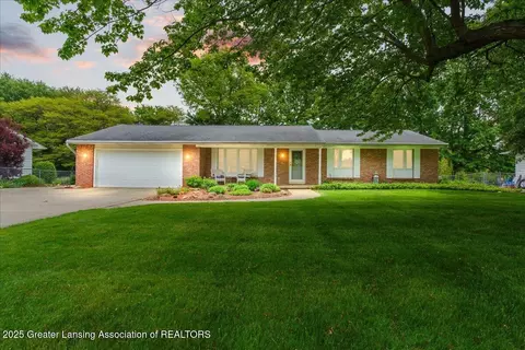 14921 Karl Dr, Lansing, MI 48906