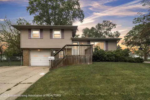 1021 Kendon Dr, Lansing, MI 48910