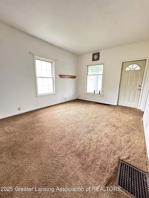 Living - 439 Adams St, Jackson, MI 49202 photo 1 of 1