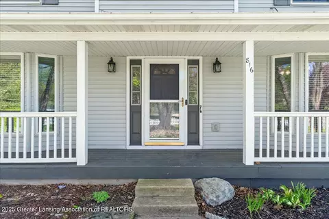 Exterior - 816 Creyts Rd, Dimondale, MI 48821 photo 2 of 11