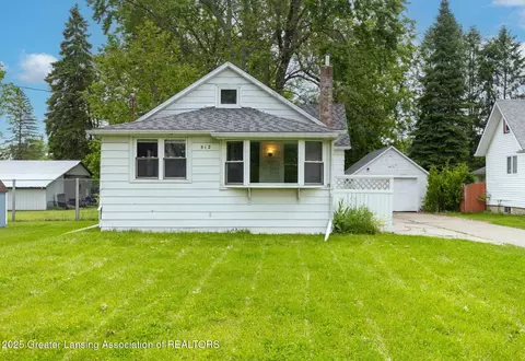 512 W Paulson St, Lansing, MI 48906