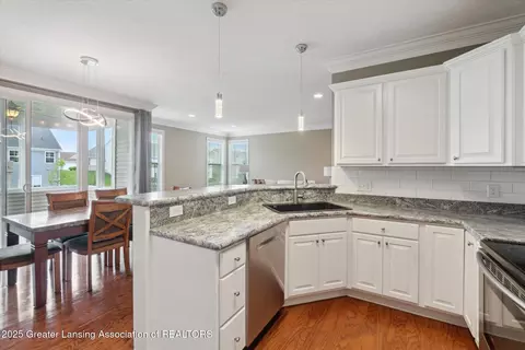 1213 Lobelia Ln, Dewitt, MI 48820 photo 12