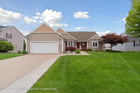 1213 Lobelia Ln, Dewitt, MI 48820 photo 3