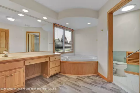 Bath - 345 Linn Rd, Williamston, MI 48895 photo 4 of 7