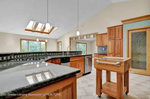 Kitchen - 345 Linn Rd, Williamston, MI 48895 photo 5 of 8