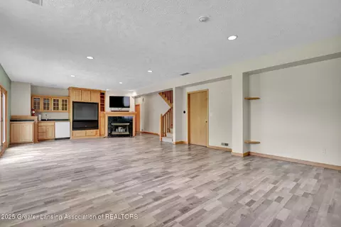 Living - 345 Linn Rd, Williamston, MI 48895 photo 7 of 9