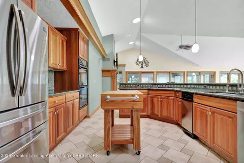 Kitchen - 345 Linn Rd, Williamston, MI 48895 photo 7 of 8