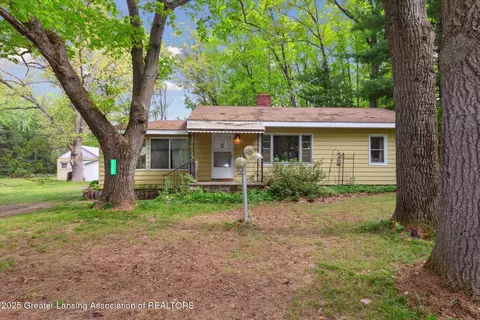 3105 Allen Ln, Harrison, MI 48625