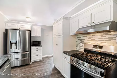 4415 Devonshire Ave, Lansing, MI 48910 photo 10