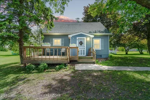 424 N Morrice Rd, Morrice, MI 48857