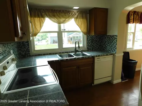 Kitchen - 1305 May St, Lansing, MI 48906 photo 2 of 3