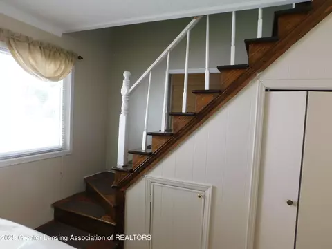 Entry Way - 1305 May St, Lansing, MI 48906 photo 1 of 6
