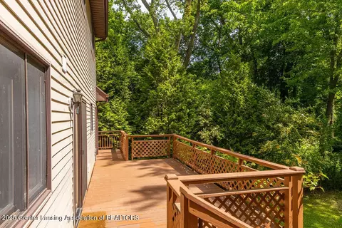 Exterior - 4964 Mohawk Rd, Okemos, MI 48864 photo 5 of 7