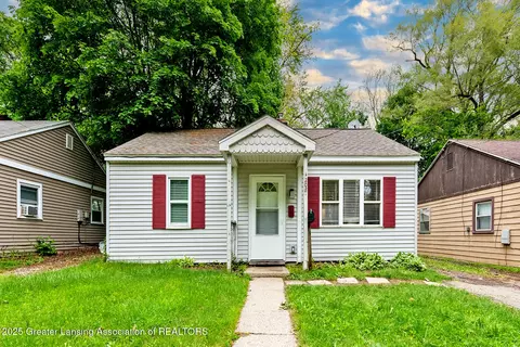 1208 Victor Ave, Lansing, MI 48911