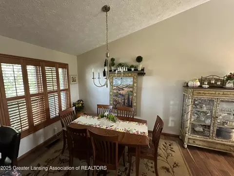 1032 Robins Rd, Lansing, MI 48917 photo 6
