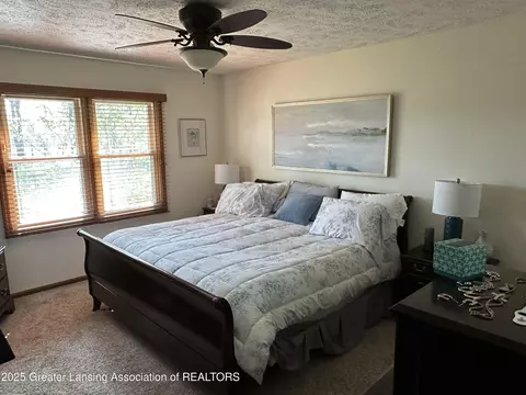 1032 Robins Rd, Lansing, MI 48917 photo 7