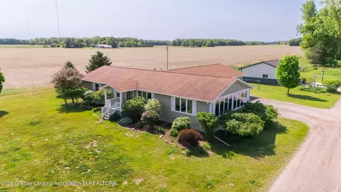 9271 W Burt Rd, Saint Charles, MI 48655