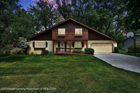 1936 Heatherton Dr, Holt, MI 48842