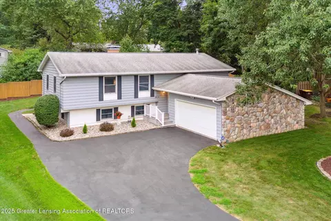 4383 Stoneycroft Dr, Okemos, MI 48864