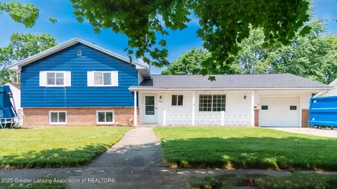 3326 W Willow St, Lansing, MI 48917