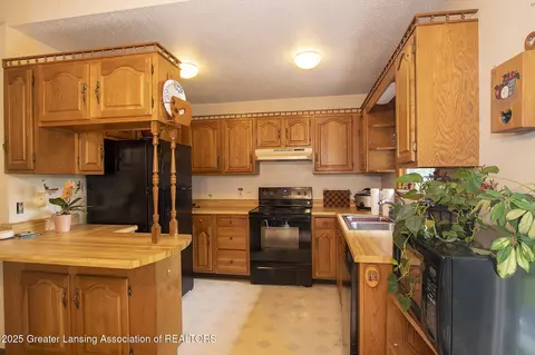 Kitchen - 2971 Weaver Rd, Comins, MI 48619 photo 2 of 2