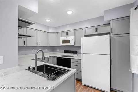 Kitchen - 302 Katheryn St, Mason, MI 48854 photo 3 of 3