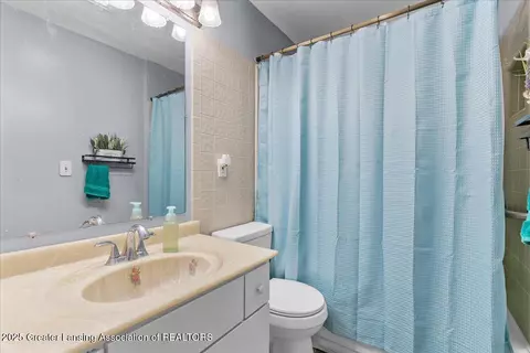 Bath - 302 Katheryn St, Mason, MI 48854 photo 1 of 1