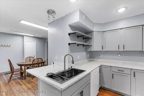 Kitchen - 302 Katheryn St, Mason, MI 48854 photo 2 of 3