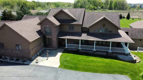 5565 Holt Rd, Holt, MI 48842