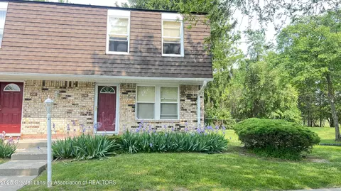 1745 Maisonette Dr, Lansing, MI 48911