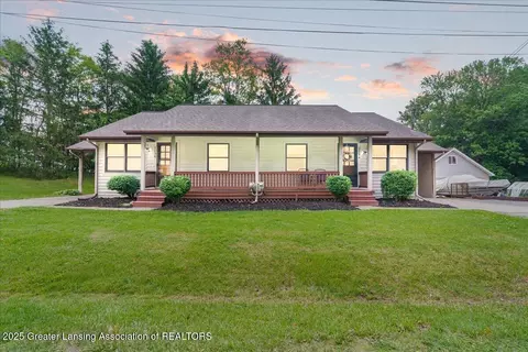 2094 Thorburn St, Holt, MI 48842