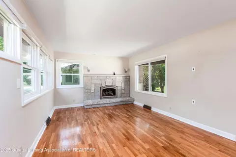 505 W Washington St, Dewitt, MI 48820 photo 3